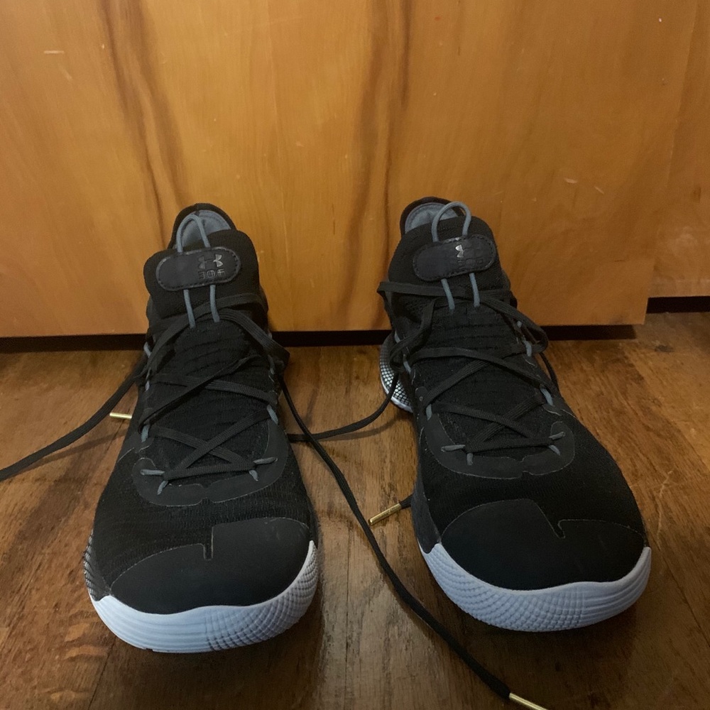 Underarmour basketball shoes